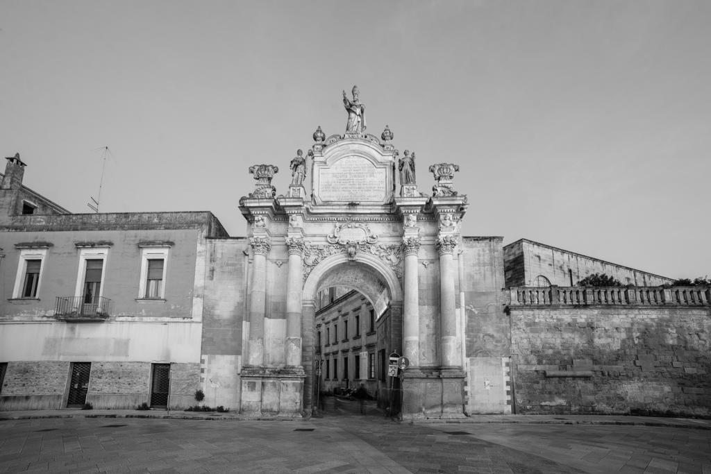 Lecce Stazione Centrale Екстер'єр фото